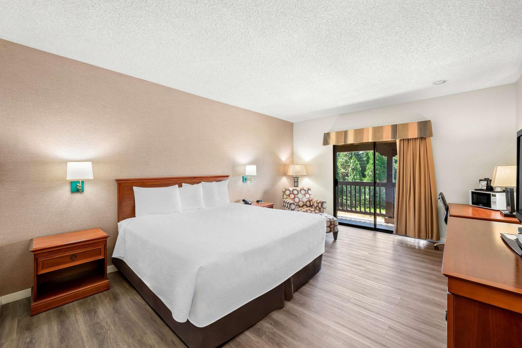 Best Western Stagecoach Inn Pollock Pines Экстерьер фото